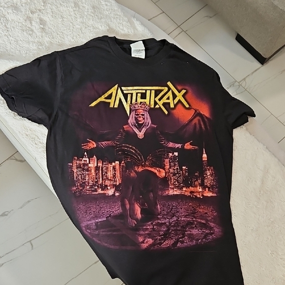 Black Graphic T-Shirt Size Small - Picture 1 of 1